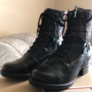Taos boots
